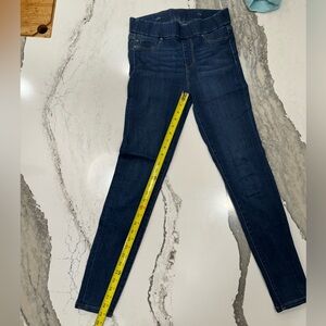 The skinny stretch jeans